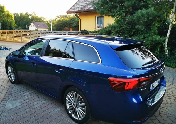 Toyota Avensis cena 42850 przebieg: 274700, rok produkcji 2015 z Korsze małe 781